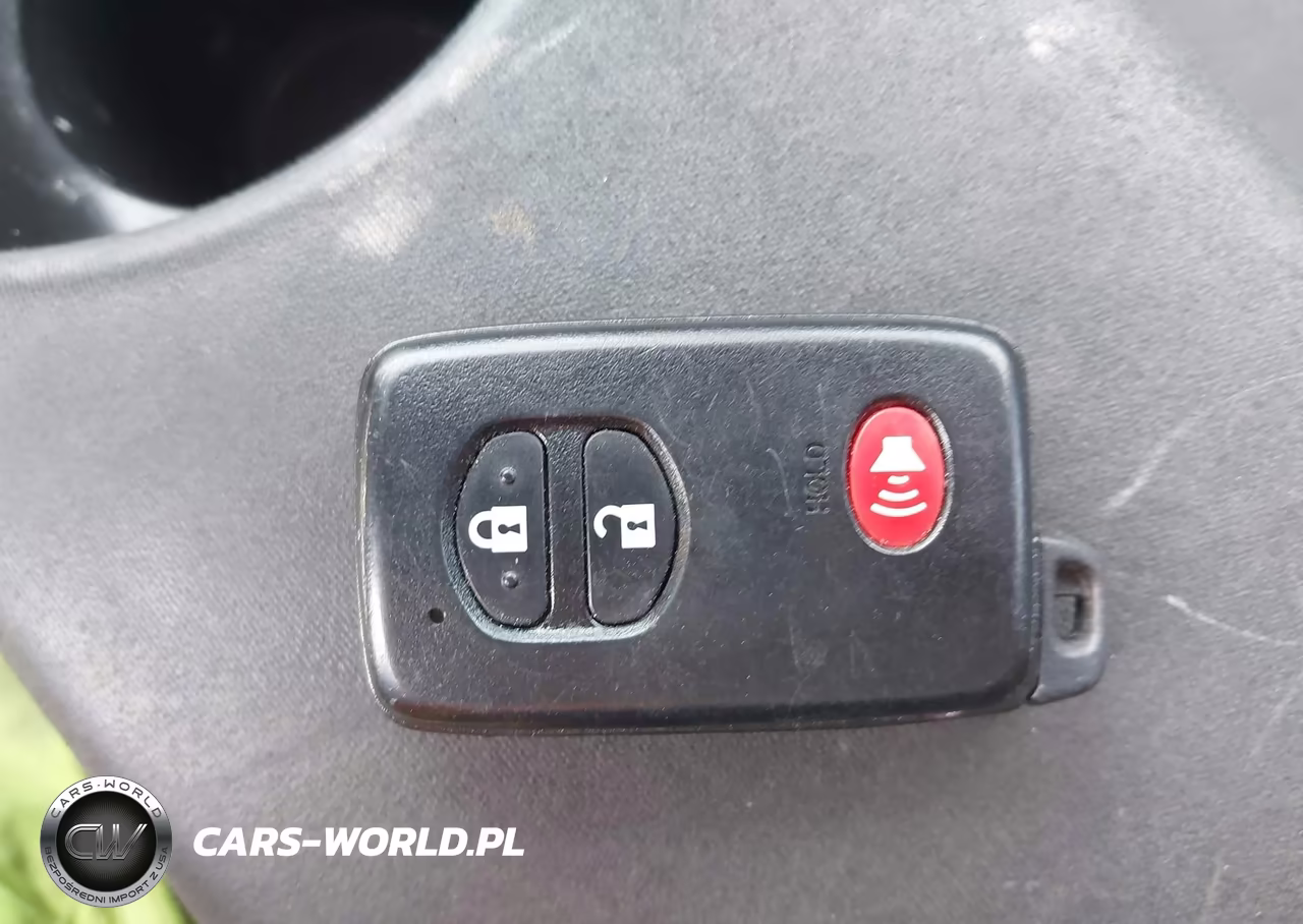 2015 Toyota Prius Two VIN:JTDKN3DU0F0440933 - 11