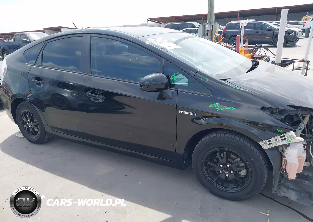2015 Toyota Prius Two VIN:JTDKN3DU0F0440933 - 14
