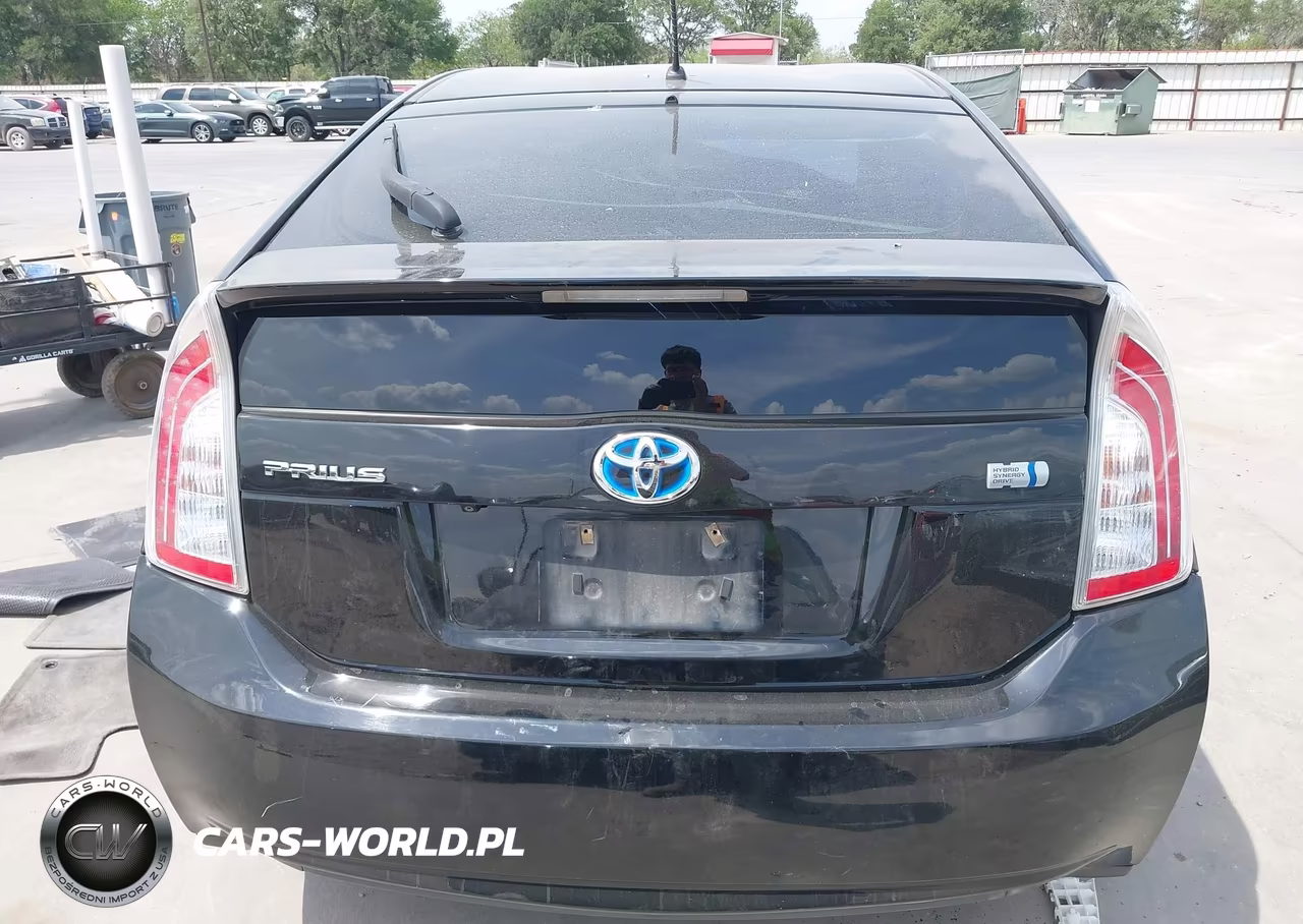 2015 Toyota Prius Two VIN:JTDKN3DU0F0440933 - 17