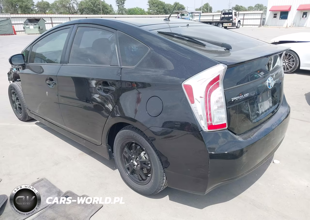 2015 Toyota Prius Two VIN:JTDKN3DU0F0440933 - 3