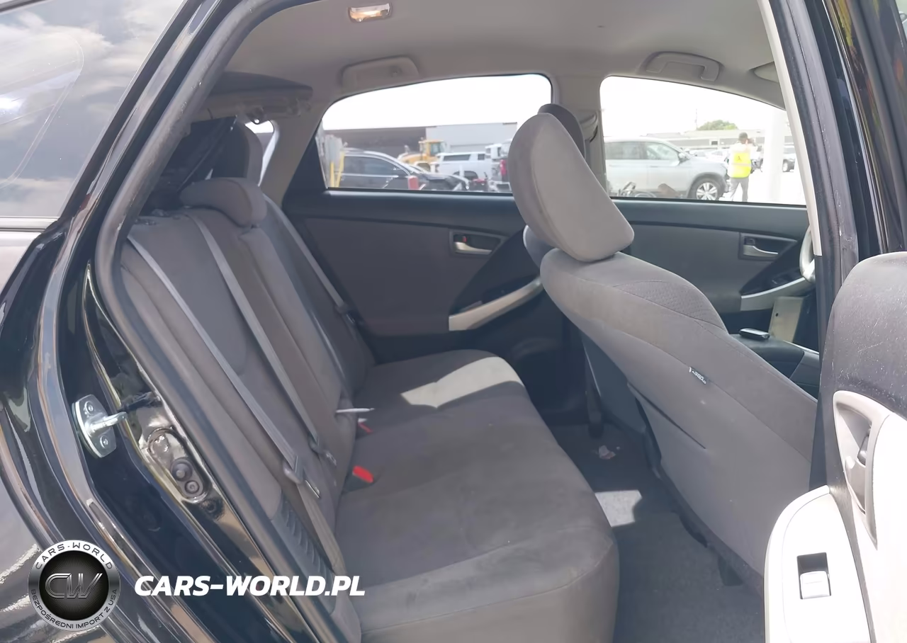 2015 Toyota Prius Two VIN:JTDKN3DU0F0440933 - 8