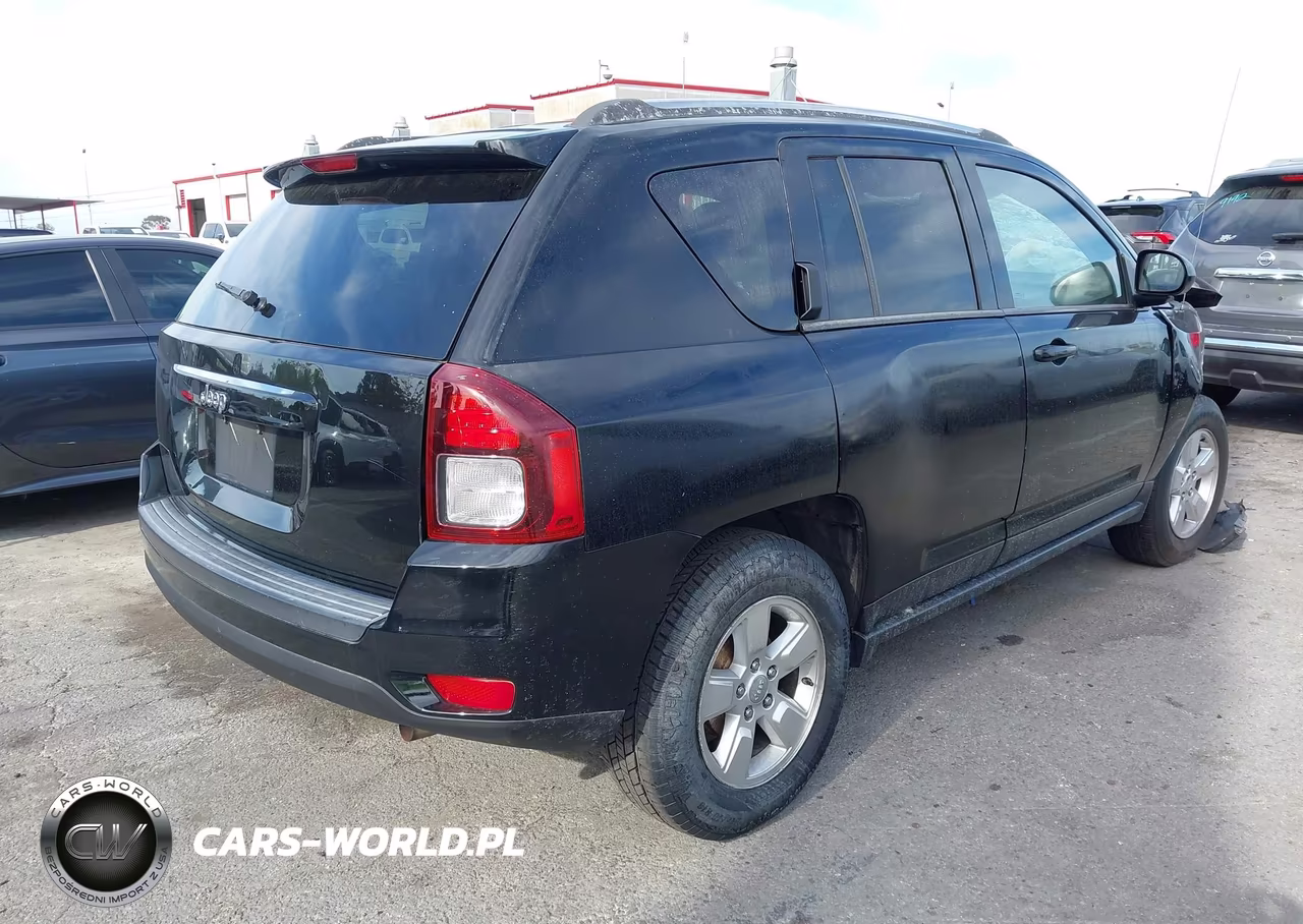 2015 Jeep Compass Sport VIN:1C4NJCBA8FD138736 - 4