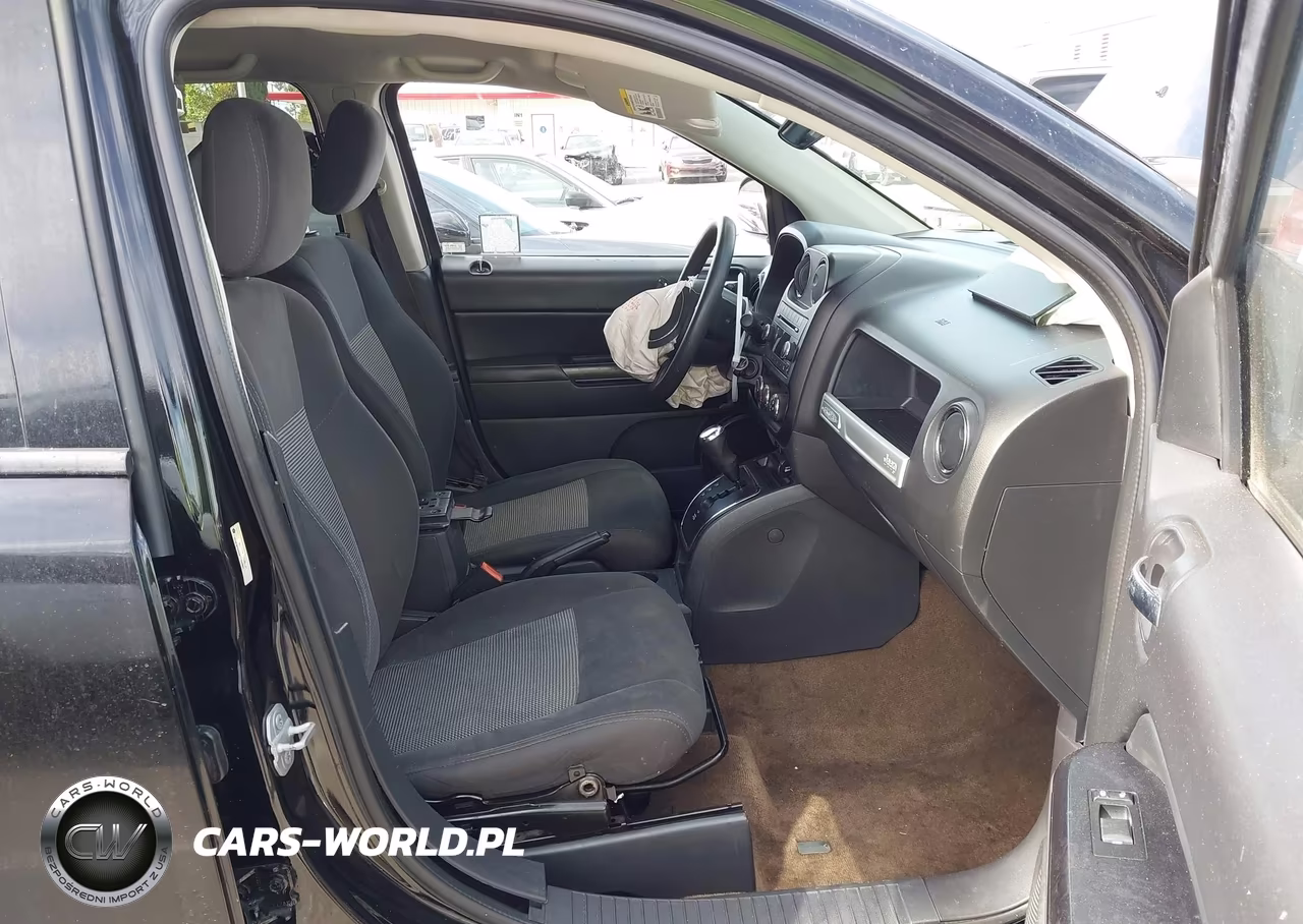 2015 Jeep Compass Sport VIN:1C4NJCBA8FD138736 - 5