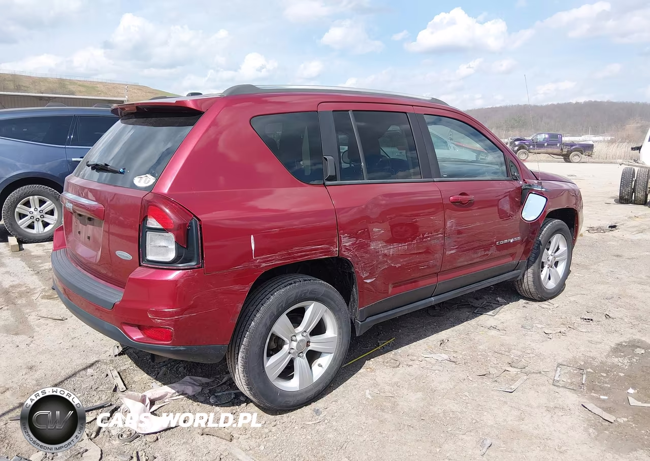 2014 Jeep Compass Latitude VIN:1C4NJDEB8ED905039 - 4