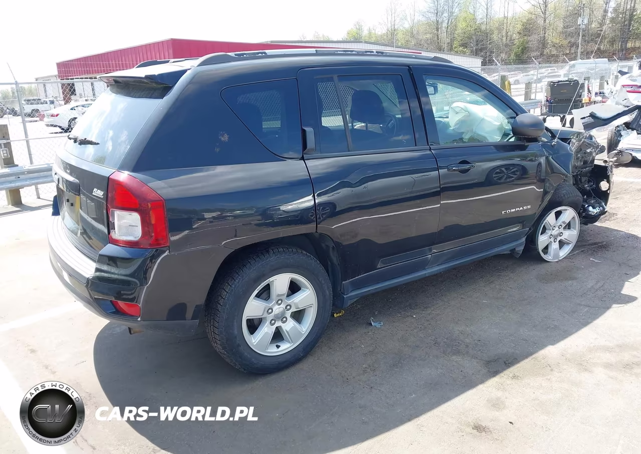 2016 Jeep Compass Sport VIN:1C4NJCBAXGD739194 - 4