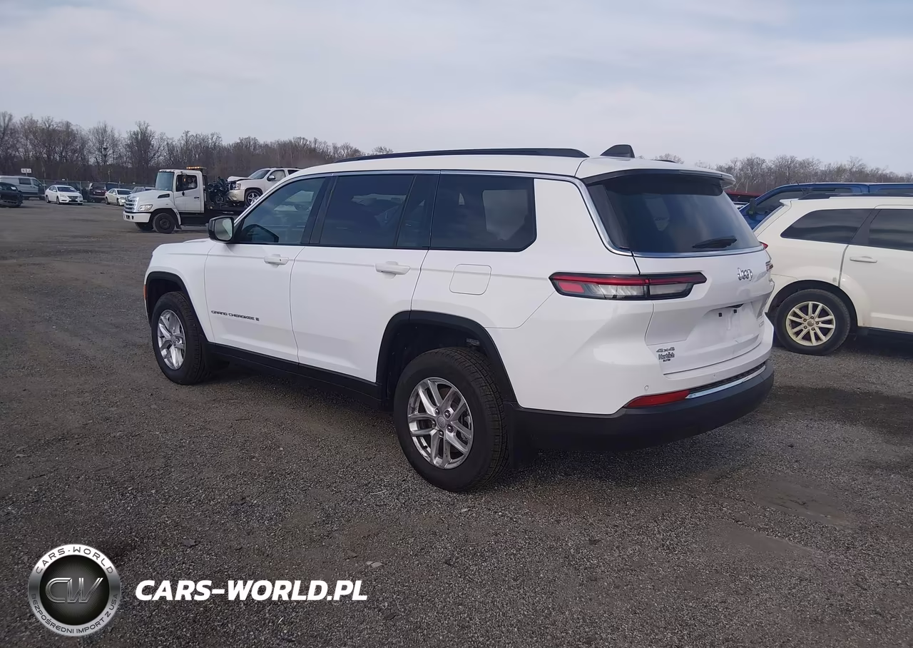 2025 Jeep Grand Cherokee L Laredo X 4X4 VIN:1C4RJKAG1S8654425 - 3