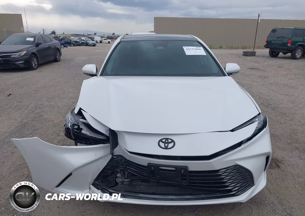 2025 Toyota Camry Xle VIN:4T1DAACK1SU066646 - 12