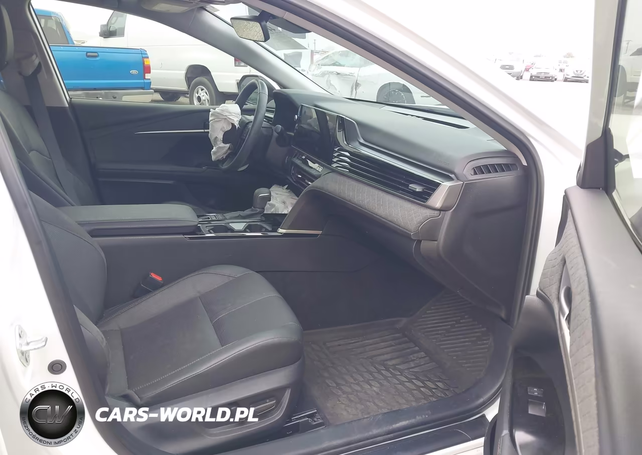 2025 Toyota Camry Xle VIN:4T1DAACK1SU066646 - 5