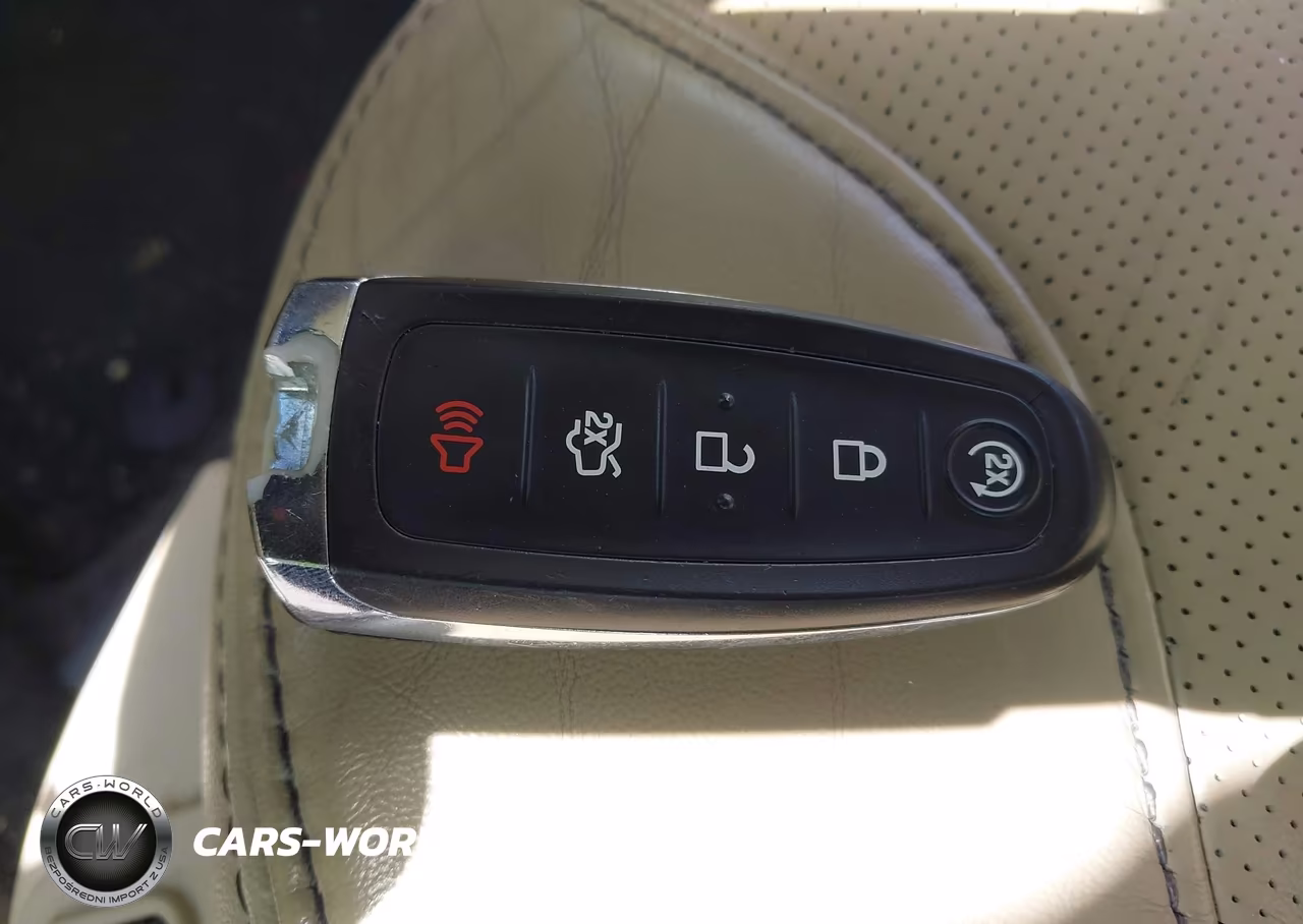 2018 Ford Taurus Limited VIN:1FAHP2F87JG128421 - 11