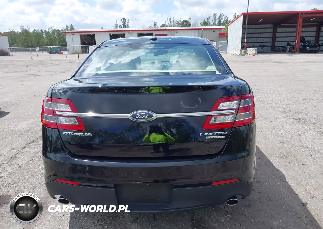 2018 Ford Taurus Limited VIN:1FAHP2F87JG128421 - 17