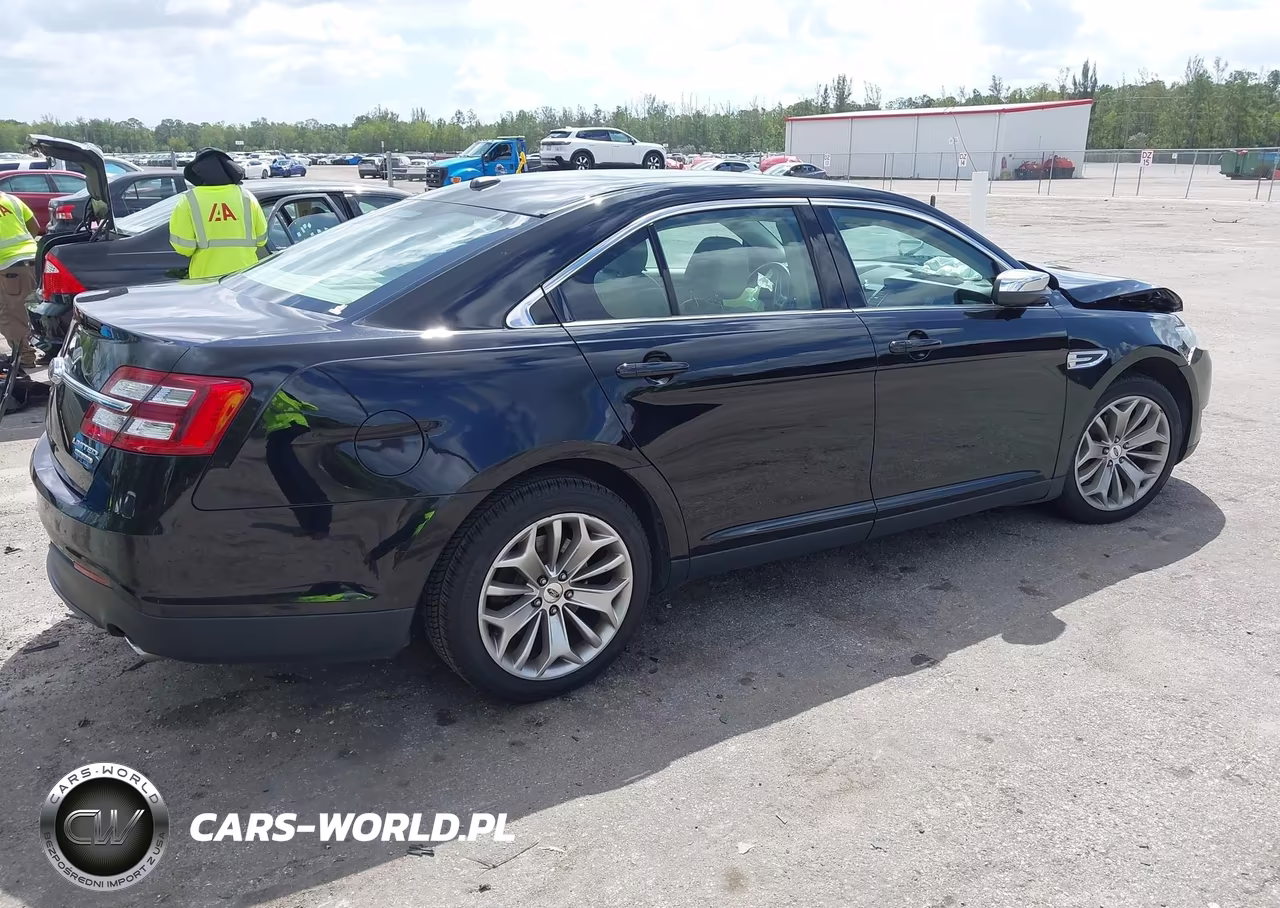 2018 Ford Taurus Limited VIN:1FAHP2F87JG128421 - 4