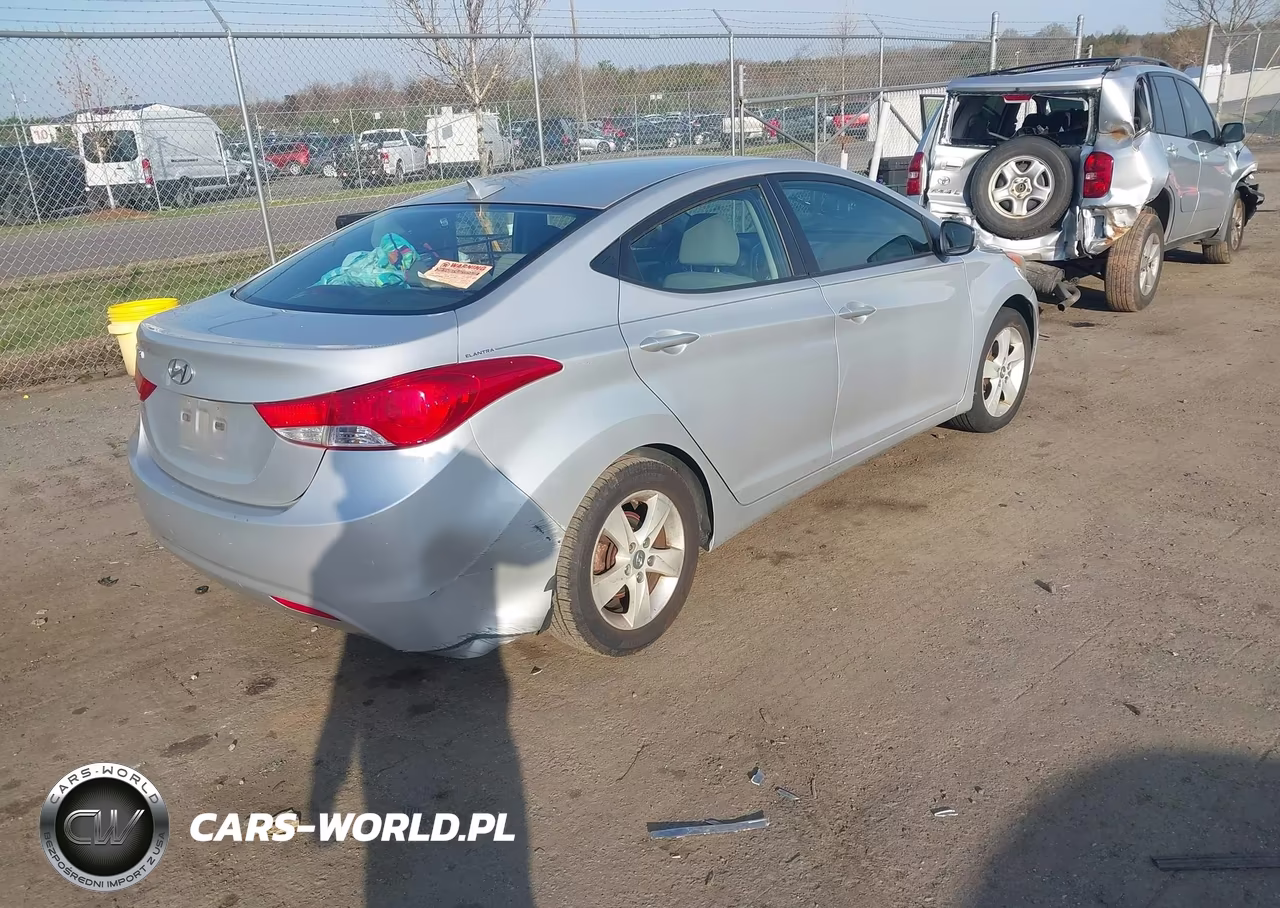 2013 Hyundai Elantra Gls-Limited VIN:KMHDH4AEXDU551638 - 4
