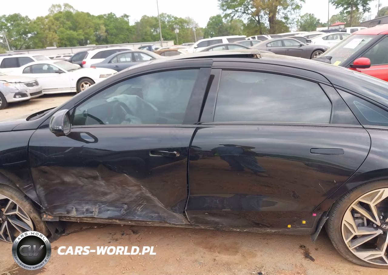 2025 Hyundai Ioniq 6 Limited VIN:KMHM54AA6SA082875 - 13
