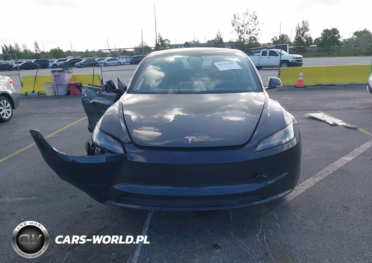 2025 Tesla Model 3 VIN:5YJ3E1EA7SF067625 - 17
