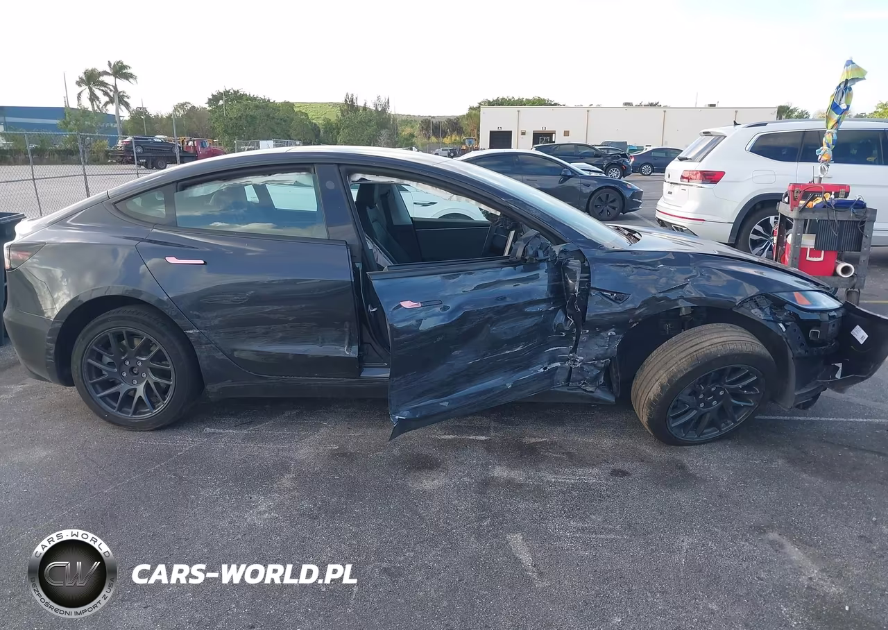 2025 Tesla Model 3 VIN:5YJ3E1EA7SF067625 - 18