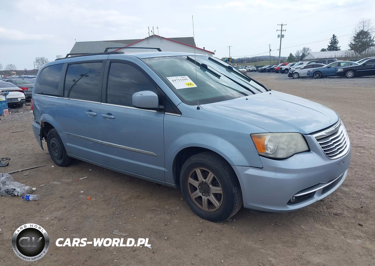 2013 Chrysler Town & Country Touring