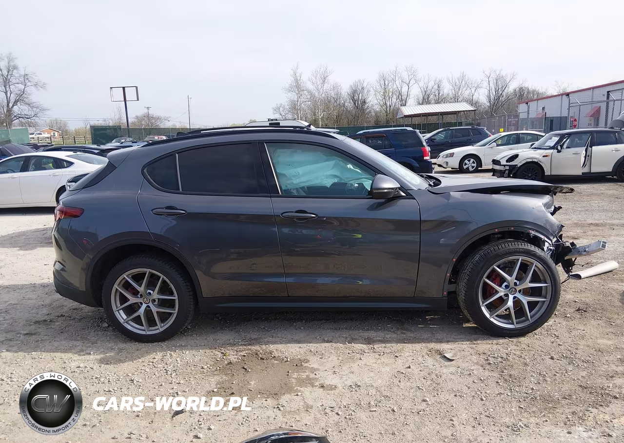 2018 Alfa Romeo Stelvio Sport Awd VIN:ZASFAKPN5J7B85912 - 14