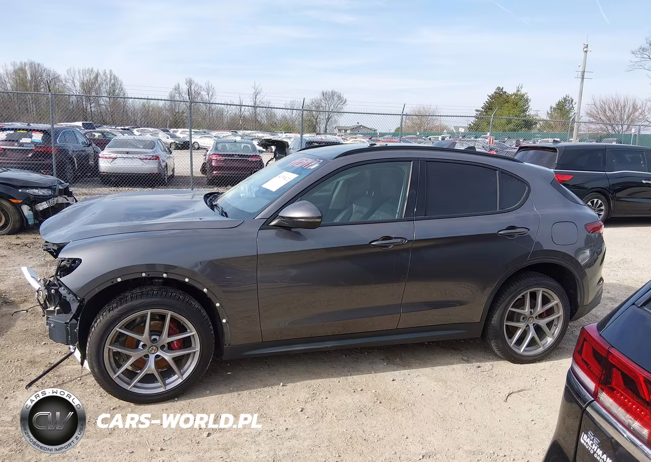 2018 Alfa Romeo Stelvio Sport Awd VIN:ZASFAKPN5J7B85912 - 15