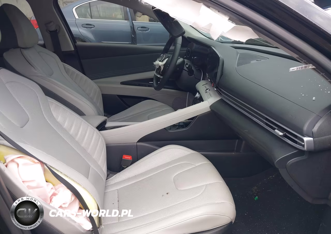 2024 Hyundai Elantra Limited VIN:KMHLP4DGXRU739675 - 5