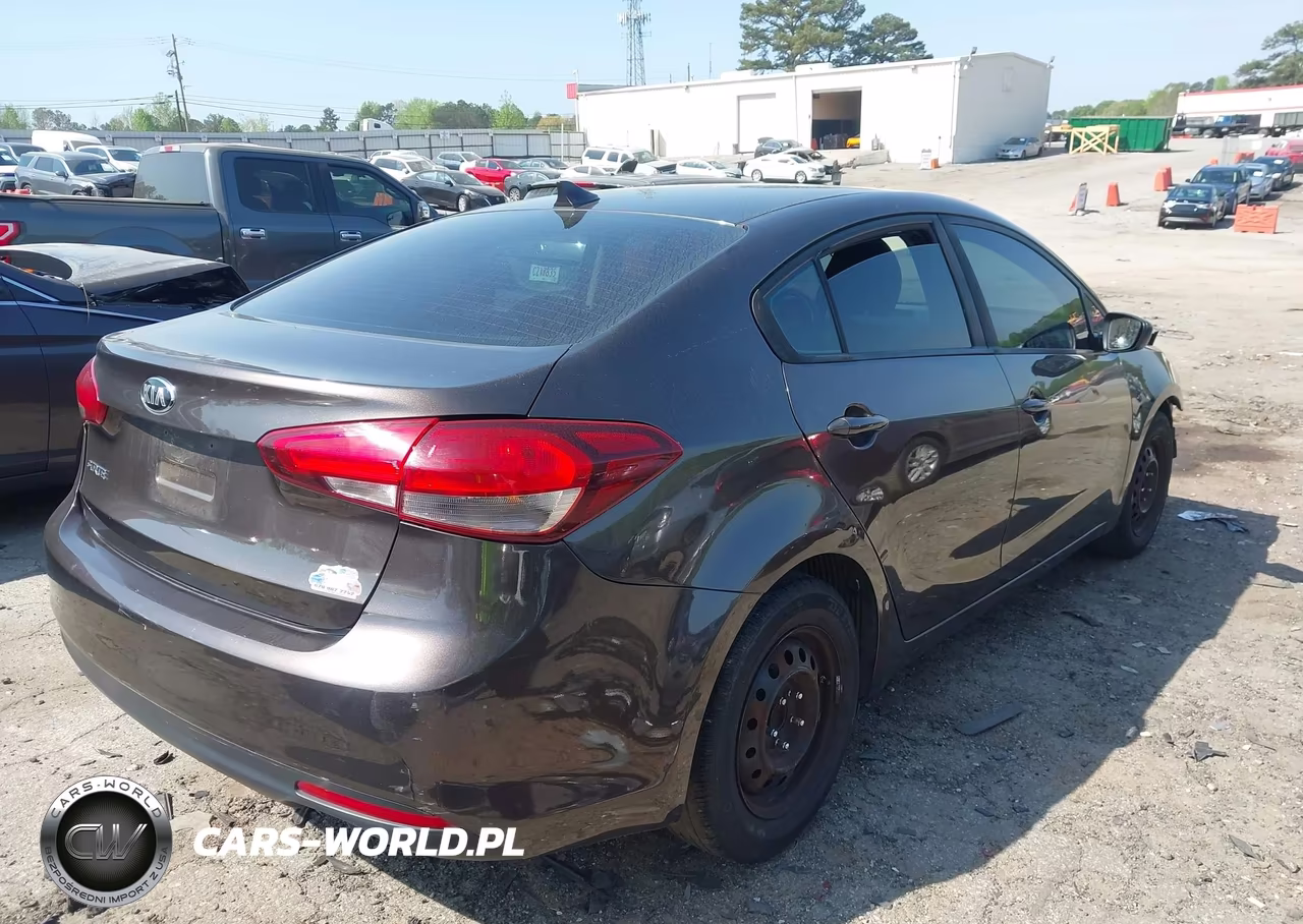 2017 Kia Forte Lx VIN:3KPFK4A78HE125824 - 4
