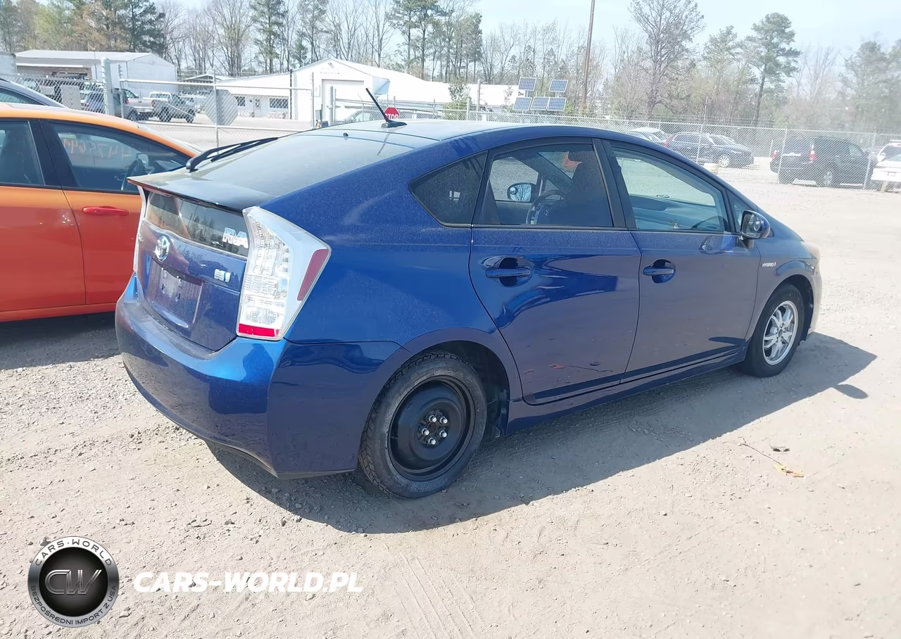 2011 Toyota Prius Three VIN:JTDKN3DU4B0322734 - 4
