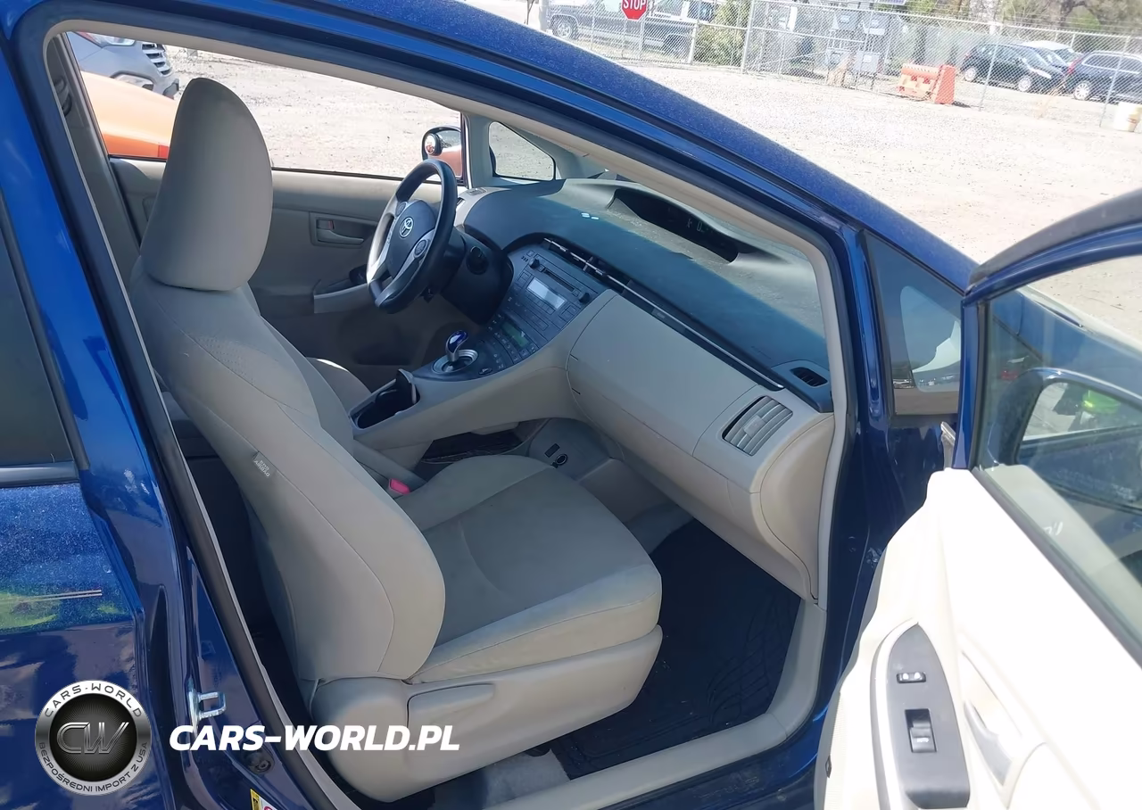 2011 Toyota Prius Three VIN:JTDKN3DU4B0322734 - 5