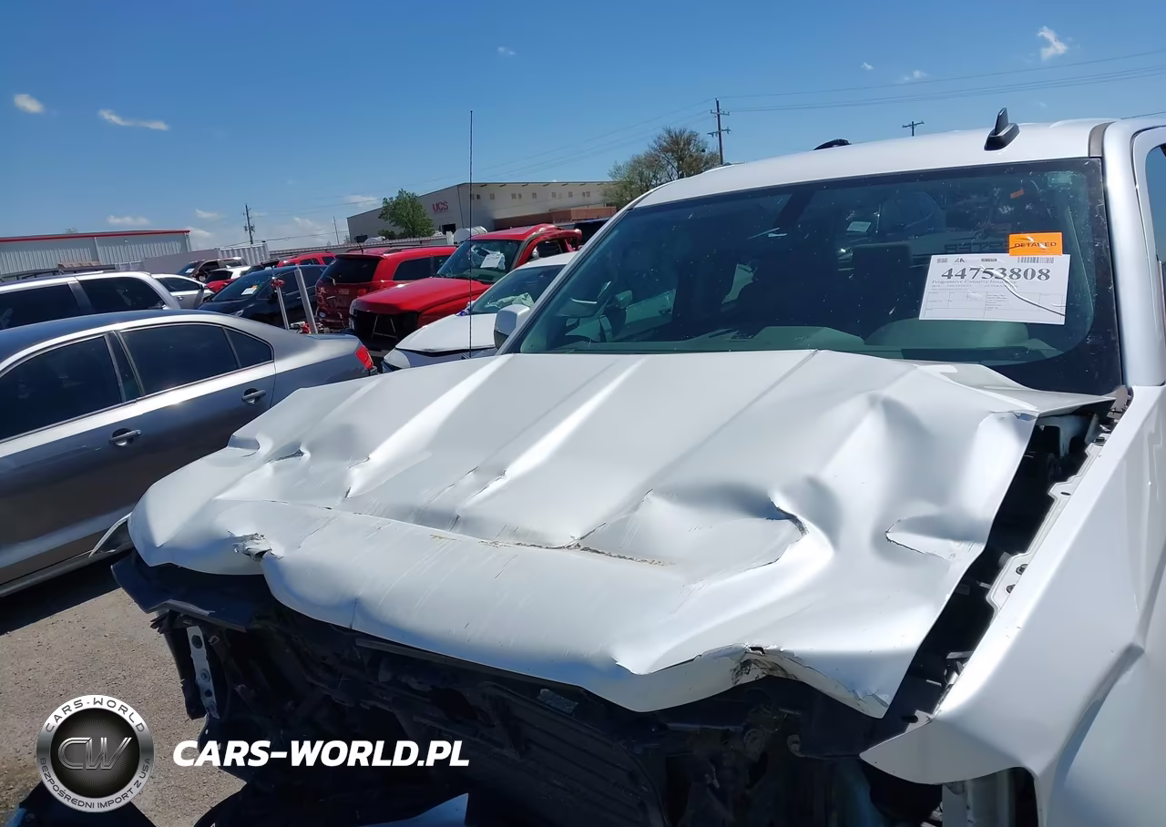2018 Chevrolet Silverado 1500 2Lt VIN:3GCUKREC2JG531412 - 10