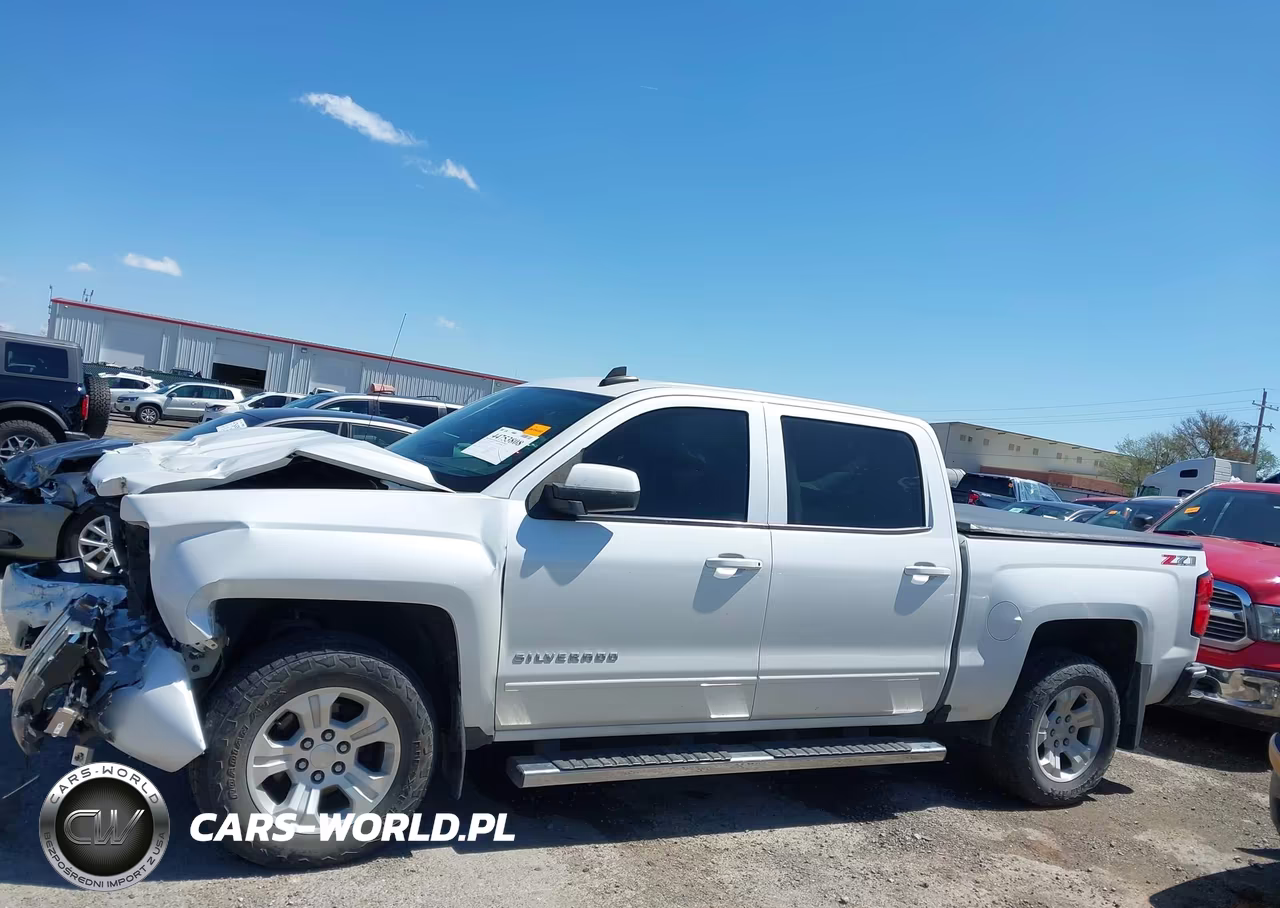 2018 Chevrolet Silverado 1500 2Lt VIN:3GCUKREC2JG531412 - 14