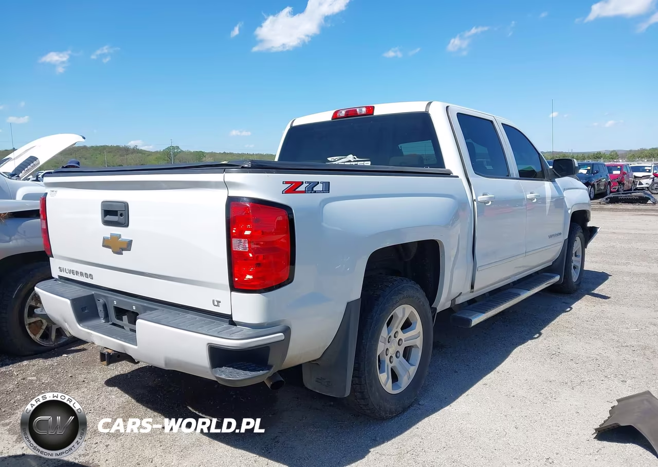 2018 Chevrolet Silverado 1500 2Lt VIN:3GCUKREC2JG531412 - 4