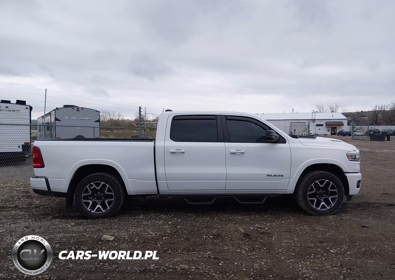 2025 Ram 1500 Laramie 4X4 6'4 Box VIN:1C6SRFRP0SN547171 - 14