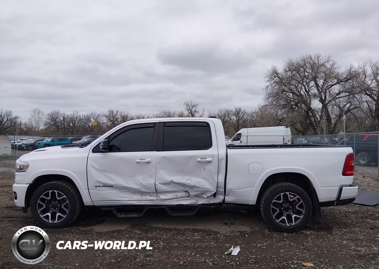 2025 Ram 1500 Laramie 4X4 6'4 Box VIN:1C6SRFRP0SN547171 - 15