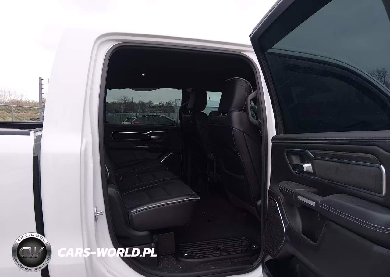 2025 Ram 1500 Laramie 4X4 6'4 Box VIN:1C6SRFRP0SN547171 - 8