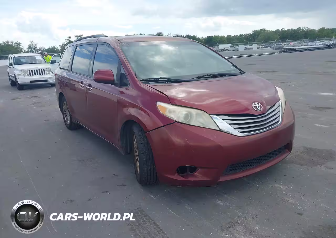 2016 Toyota Sienna Xle 8 Passenger