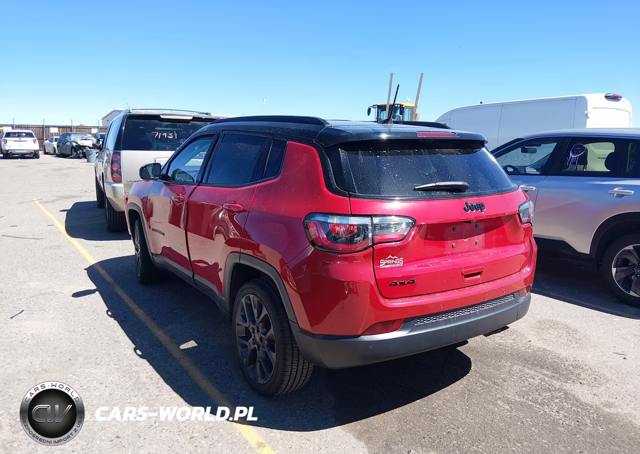 2019 Jeep Compass High Altitude 4X4 VIN:3C4NJDCB0KT690457 - 3