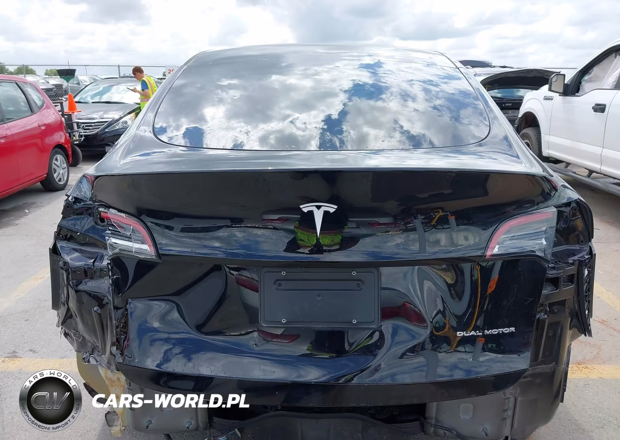 2023 Tesla Model Y VIN:7SAYGAEE4PF646522 - 16