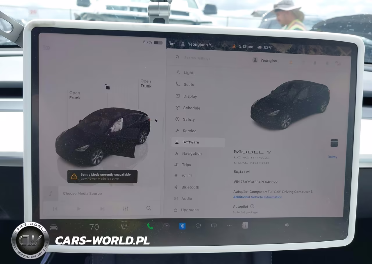 2023 Tesla Model Y VIN:7SAYGAEE4PF646522 - 17