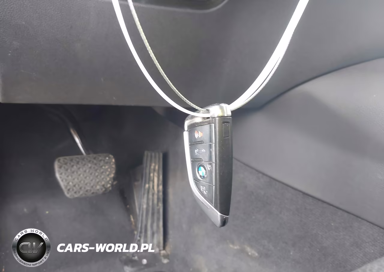 2019 BMW 530I xDrive VIN:WBAJA7C53KWW11574 - 11