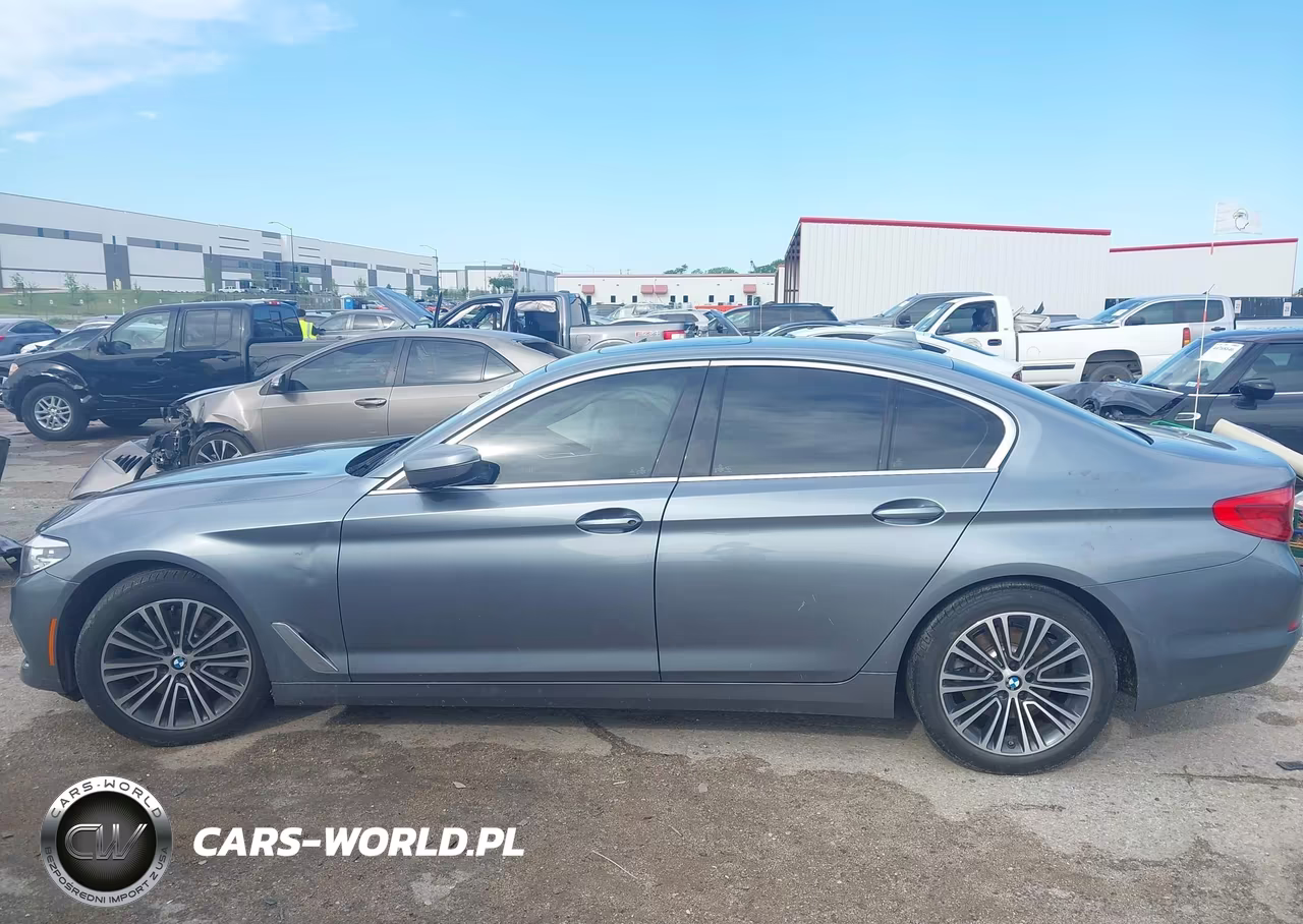 2019 BMW 530I xDrive VIN:WBAJA7C53KWW11574 - 14