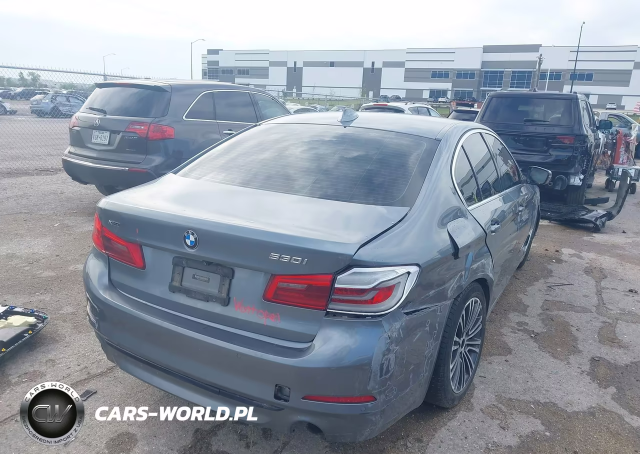 2019 BMW 530I xDrive VIN:WBAJA7C53KWW11574 - 4