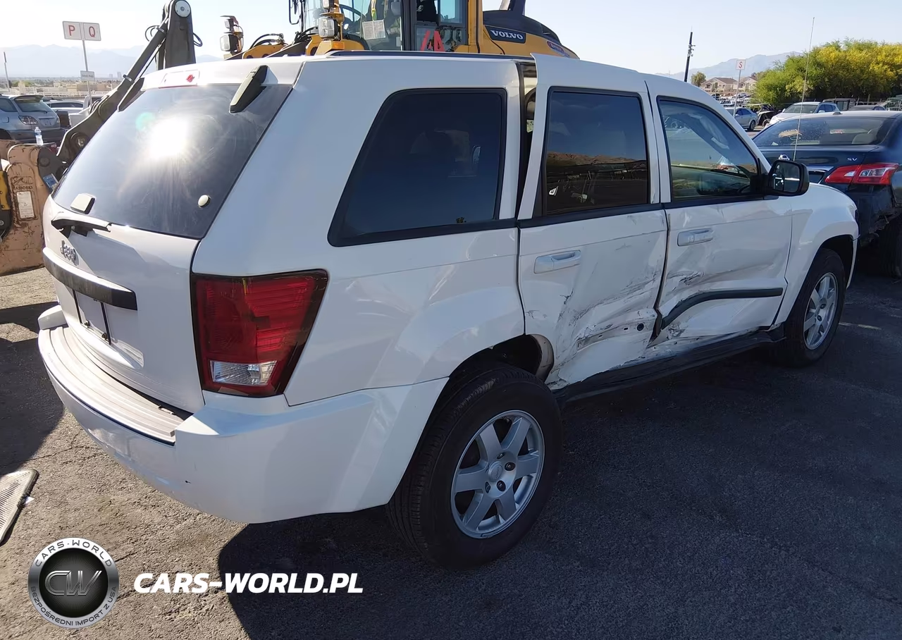 2008 Jeep Grand Cherokee Laredo VIN:1J8GS48K58C175224 - 4