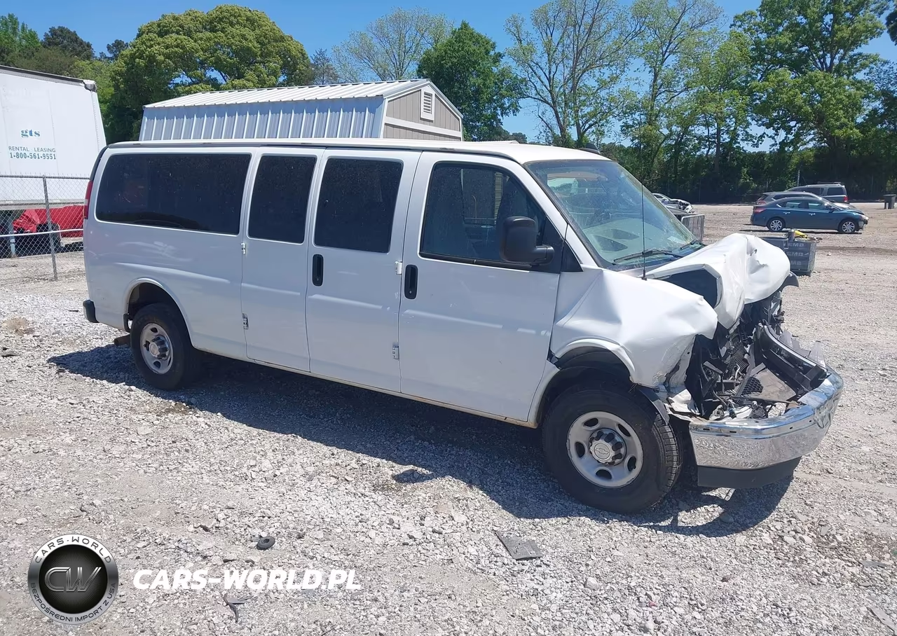 2017 Chevrolet Express 3500 Lt