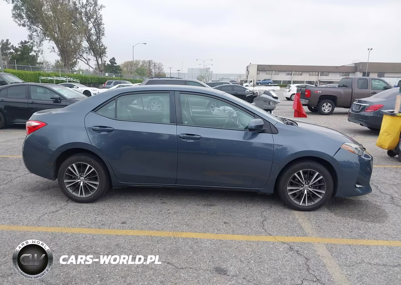 2017 Toyota Corolla Le VIN:5YFBURHE8HP657034 - 14