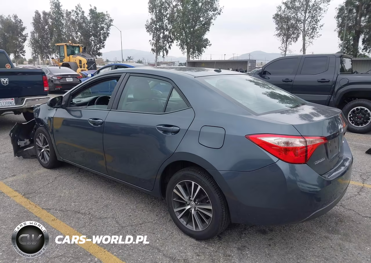 2017 Toyota Corolla Le VIN:5YFBURHE8HP657034 - 3