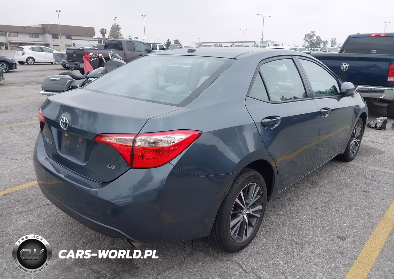 2017 Toyota Corolla Le VIN:5YFBURHE8HP657034 - 4