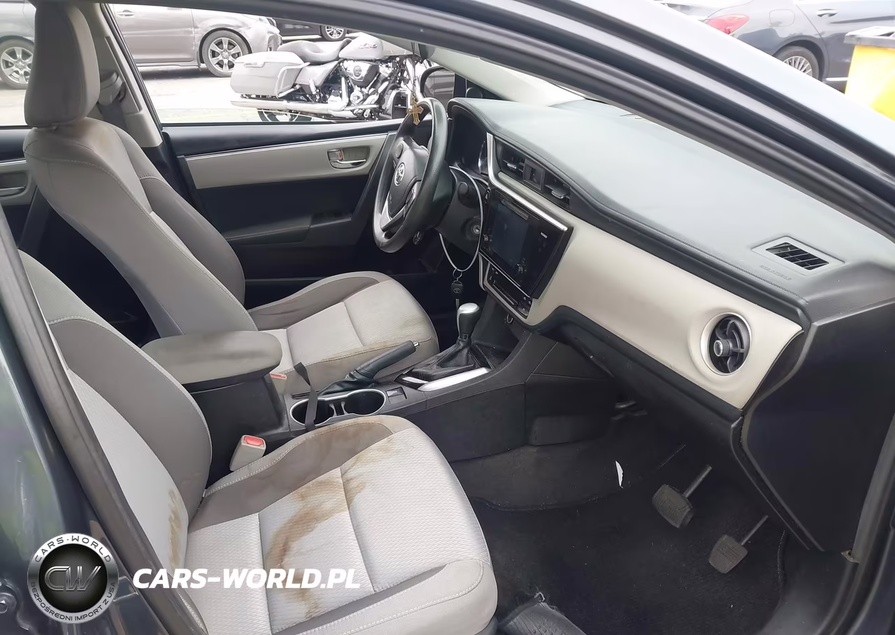 2017 Toyota Corolla Le VIN:5YFBURHE8HP657034 - 5