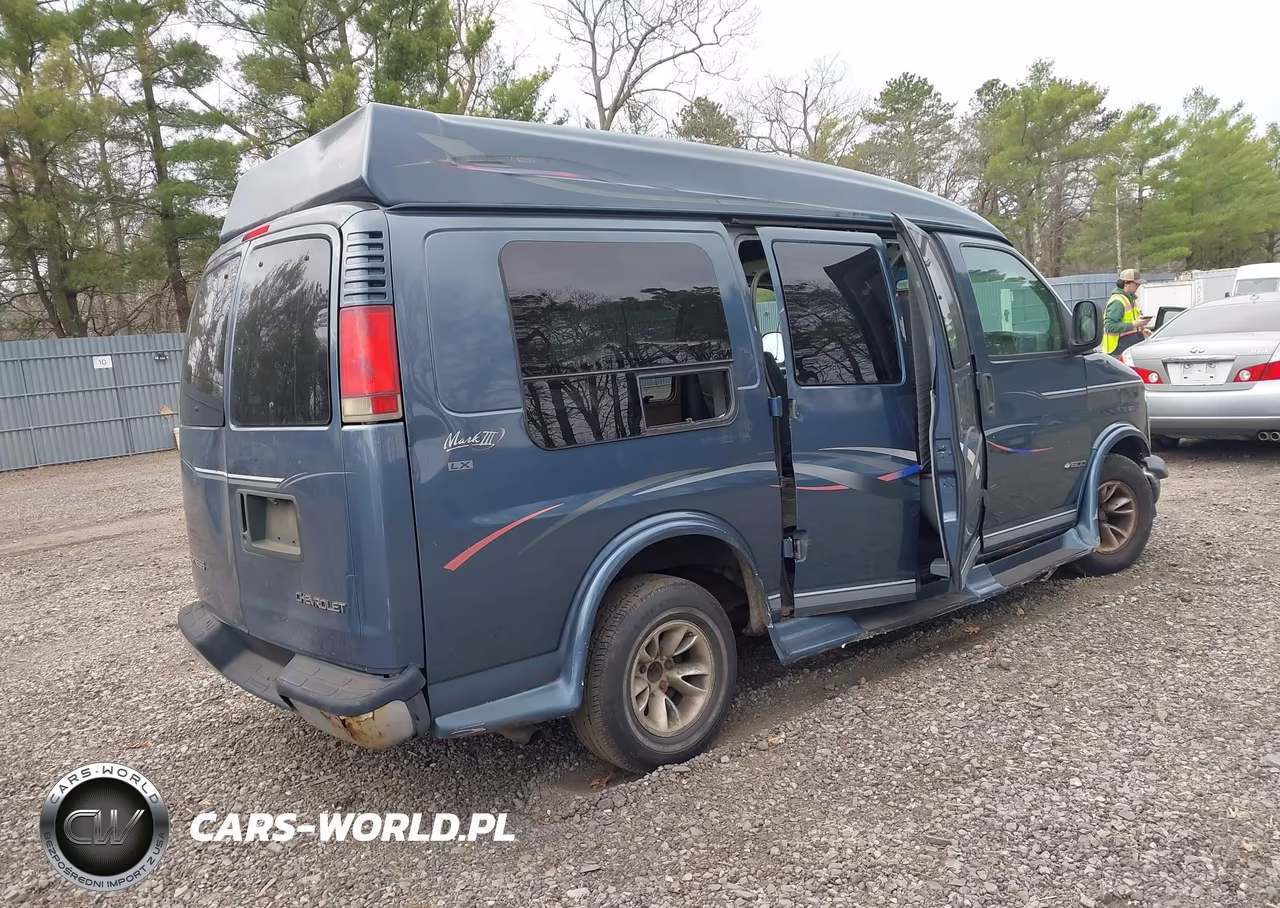 1999 Chevrolet Express VIN:1GBFG15R1X1083885 - 4