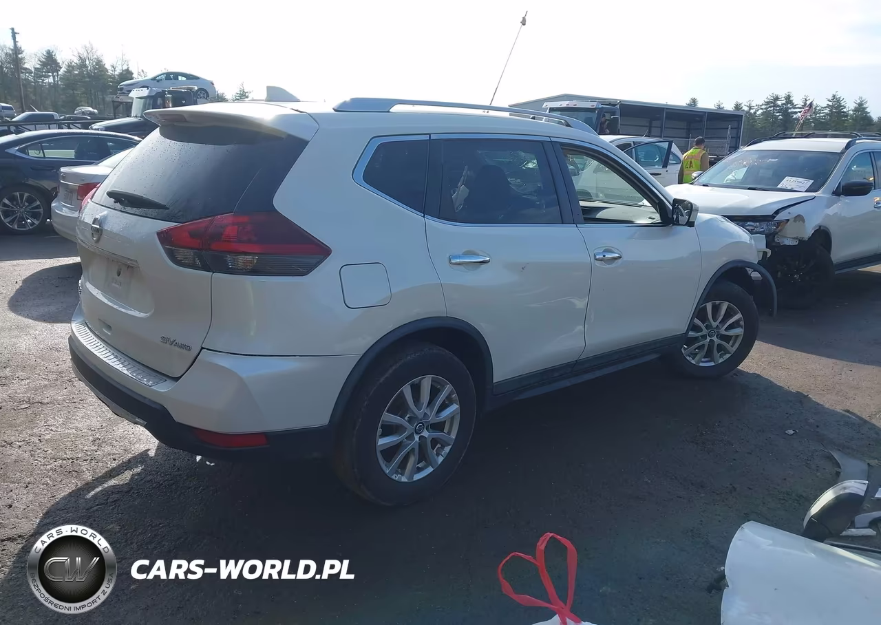 2018 Nissan Rogue Sv VIN:KNMAT2MV6JP520371 - 4