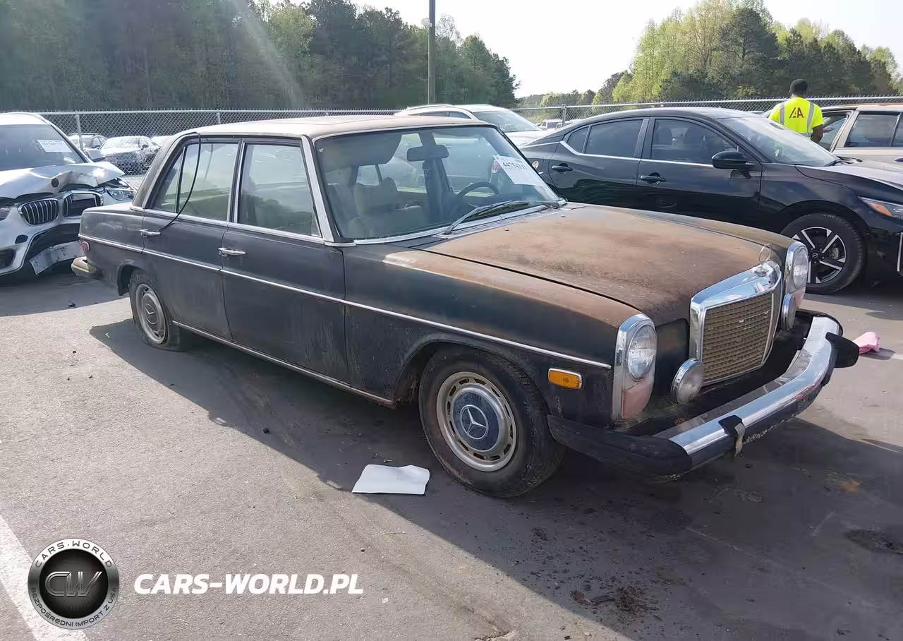 1975 Mercedes-Benz 300