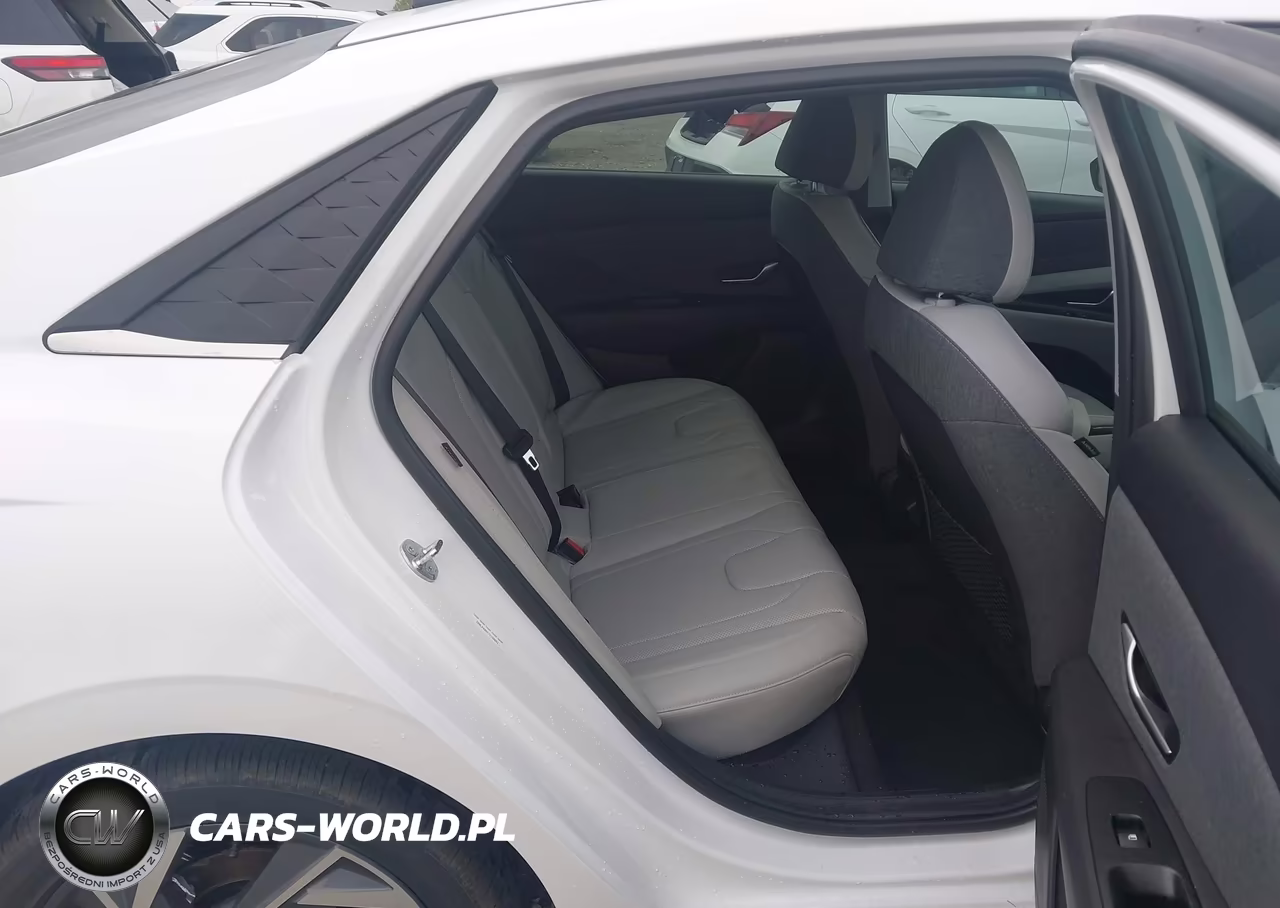 2026 Hyundai Elantra Limited VIN:KMHLP4DG7TU134651 - 8
