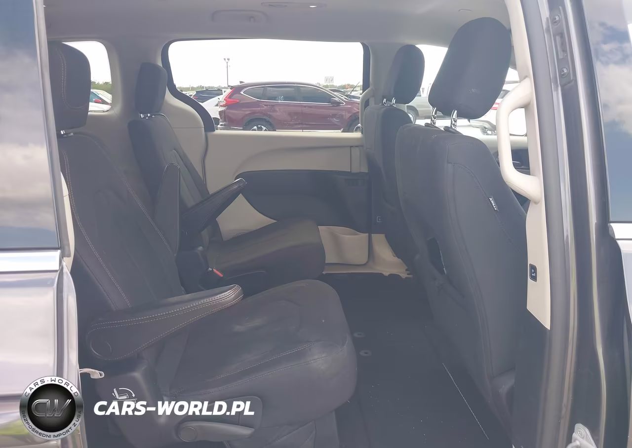 2017 Chrysler Pacifica Touring VIN:2C4RC1DG6HR529191 - 8